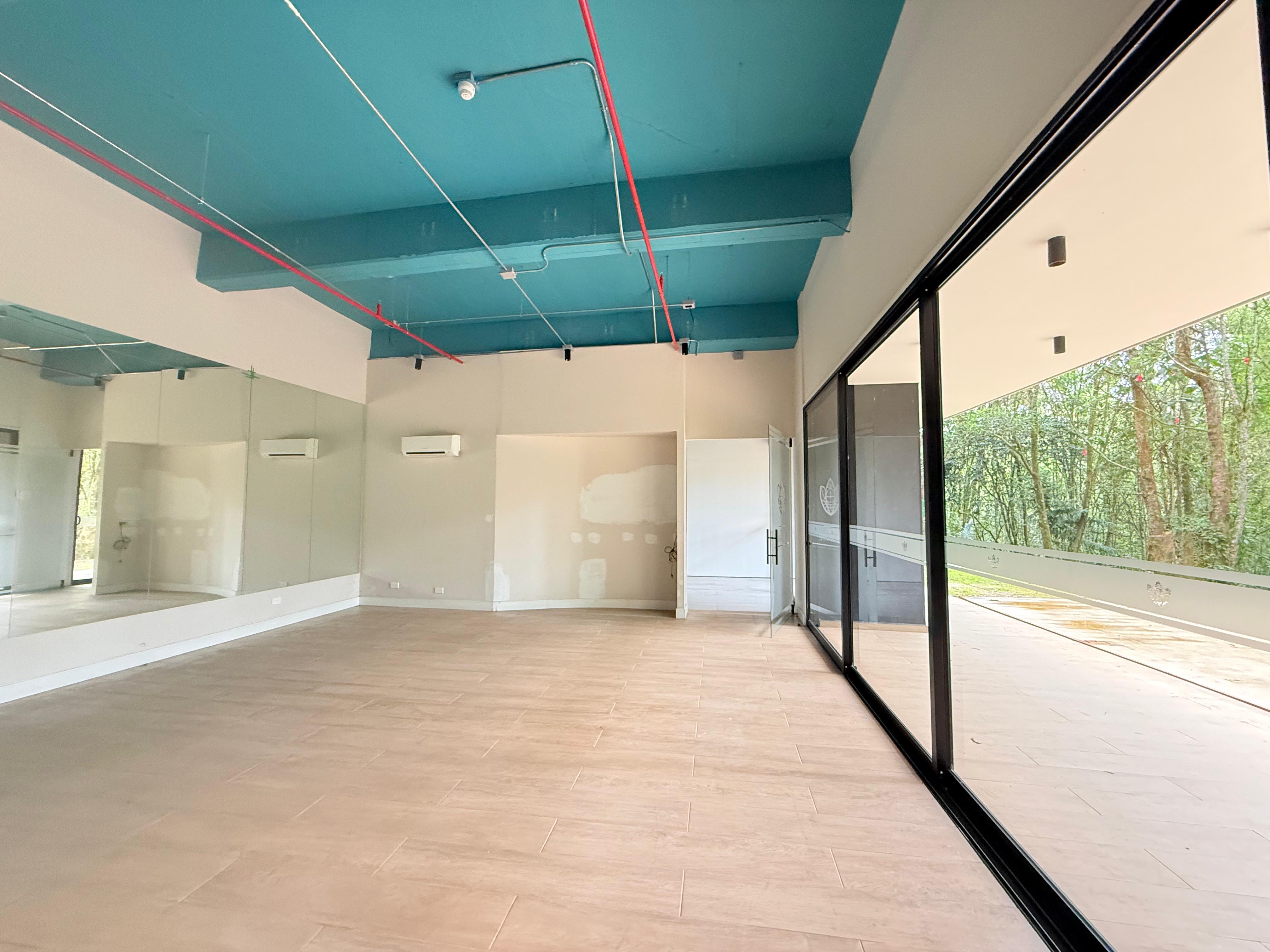 se vende o se arrienda oficina medellin