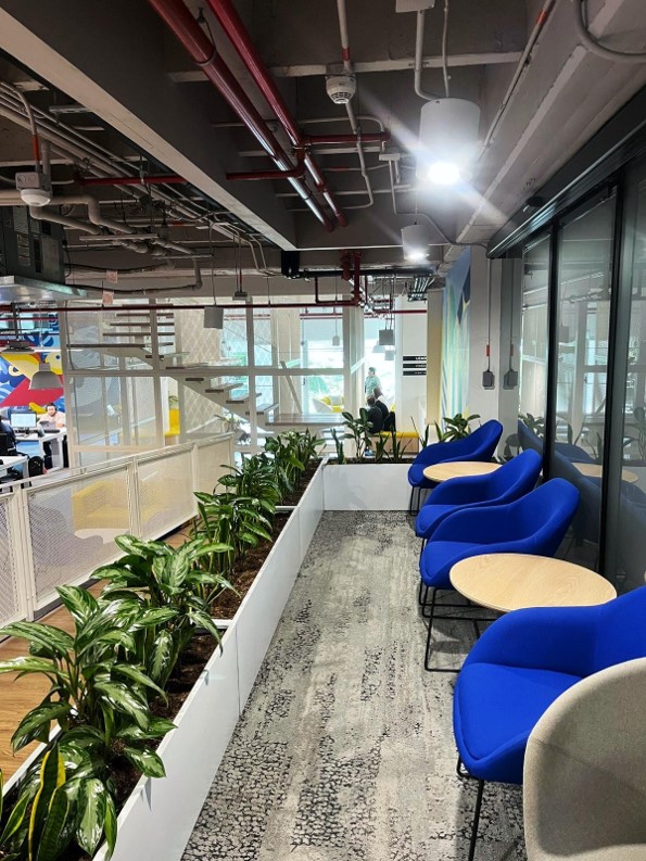 se arrienda oficina en el poblado