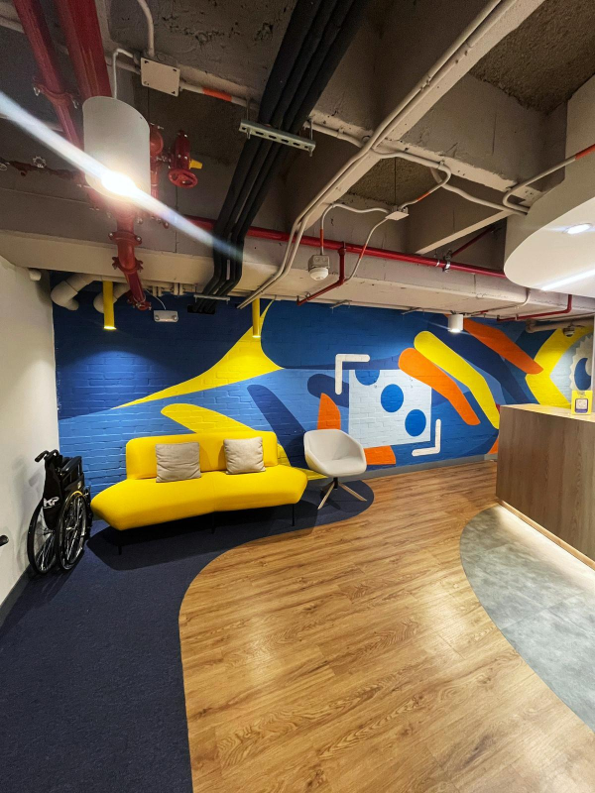 se arrienda oficina en el poblado