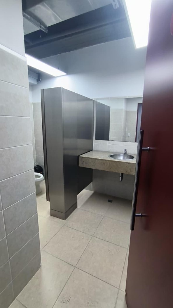 se arrienda oficina en bello niquia