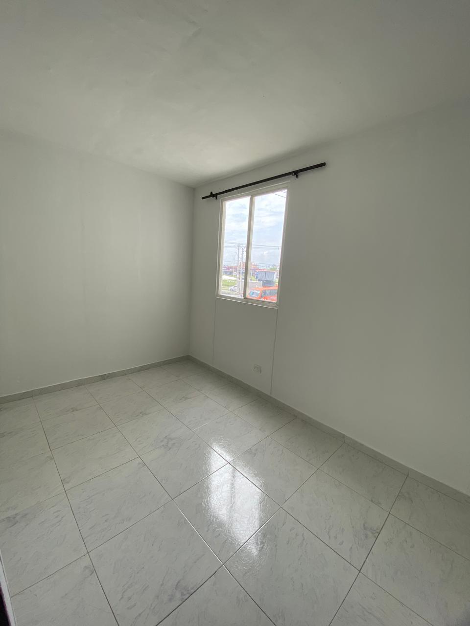 VENDO APARTAMENTO EN CR CEREZOS - CIUDAD DEL VALLE