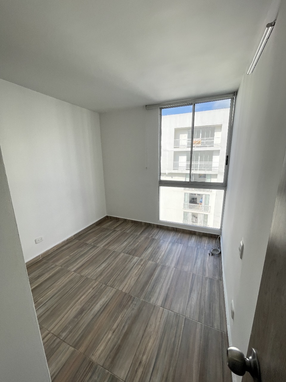 Apartamento en venta en Meléndez, piso 8 con parqueadero y piscina