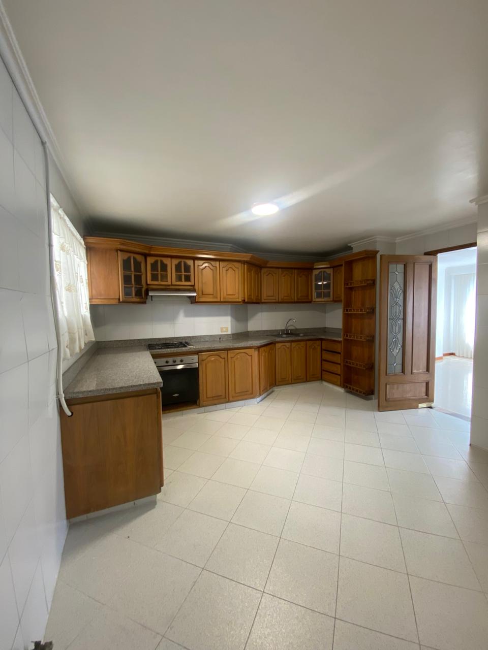 VENDO APARTAMENTO EN EDIFICIO EL NARANJO