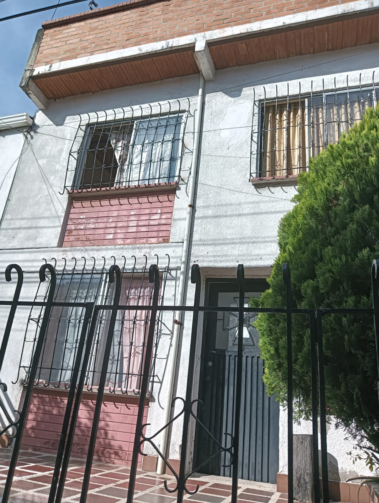 VENDO CASA  PARA INVERSION 3 NIVELES AL NORTE DE CALI. LOS ALAMOS