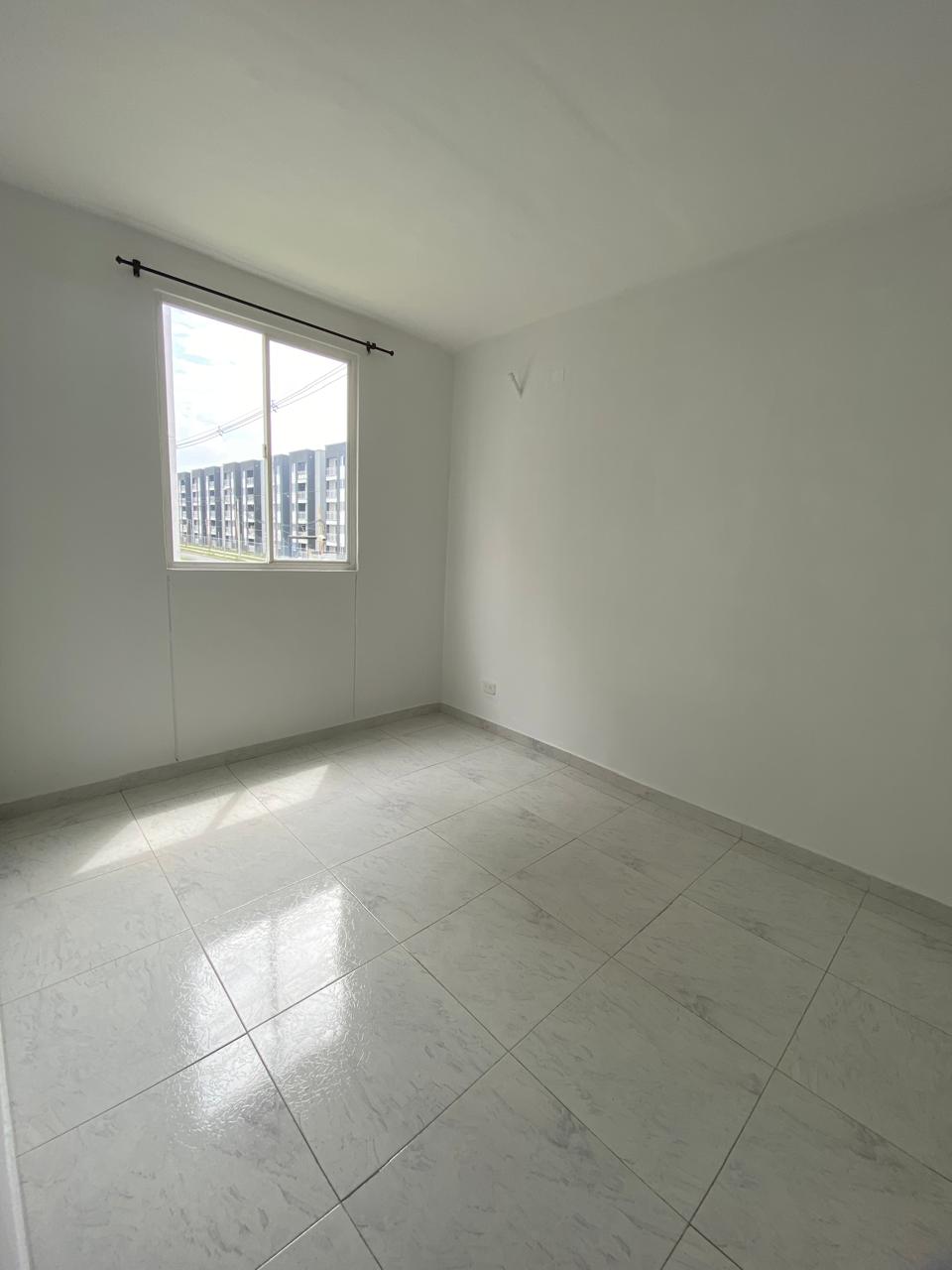 VENDO APARTAMENTO EN CR CEREZOS - CIUDAD DEL VALLE