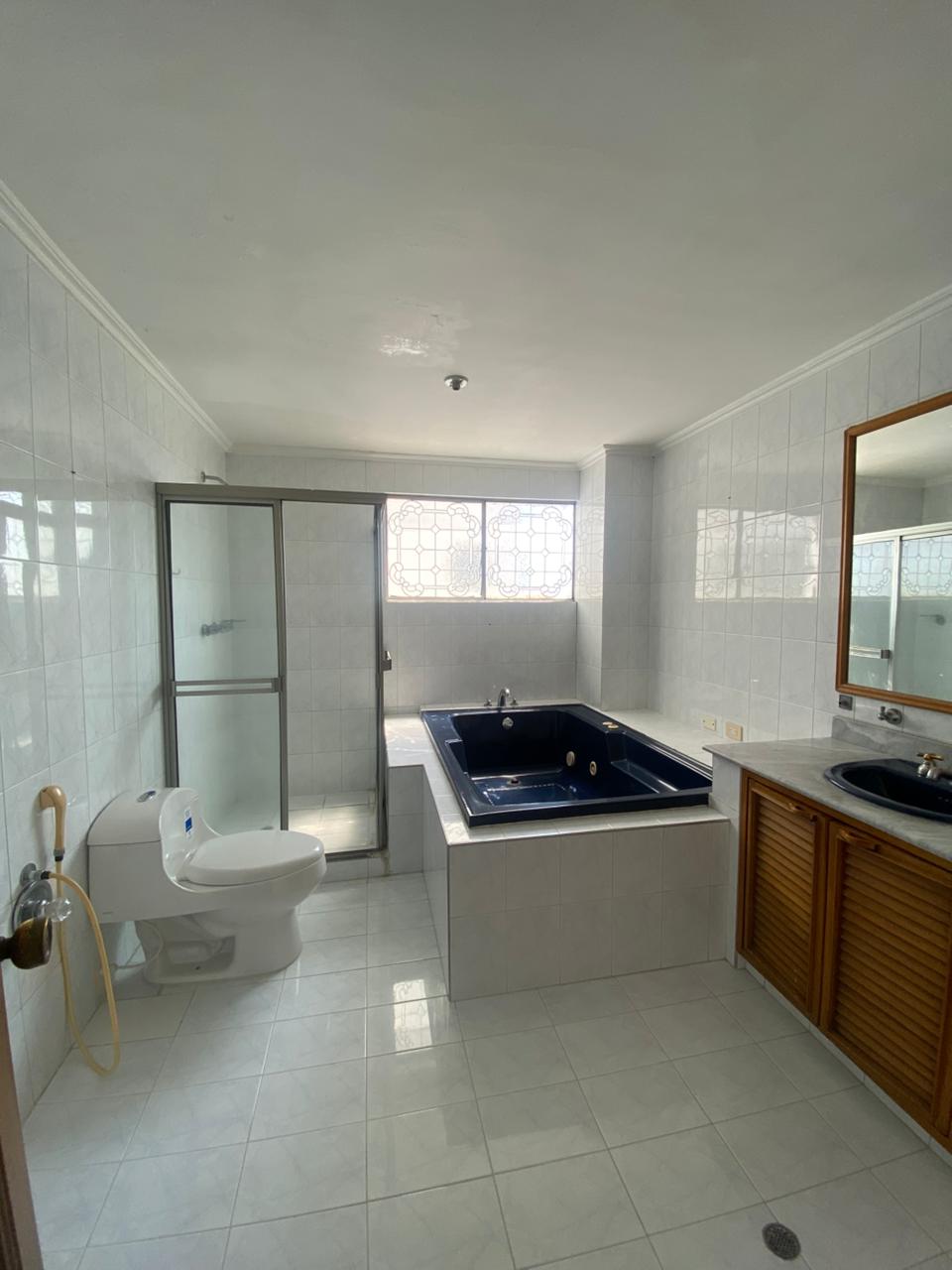 VENDO APARTAMENTO EN EDIFICIO EL NARANJO