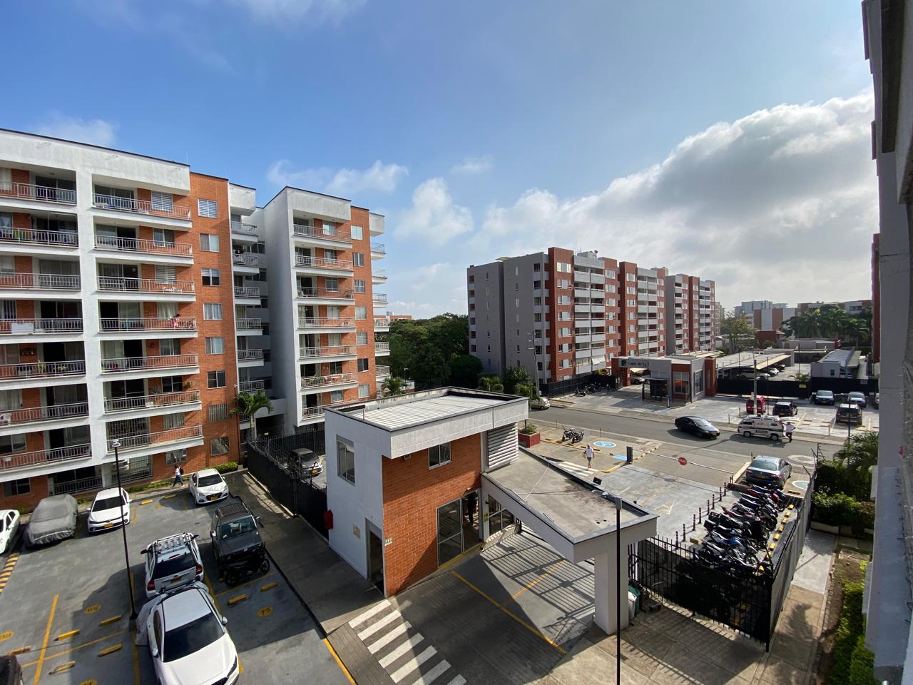 VENDO APARTAMENTO EN CR PARQUES DE LA BOCHA