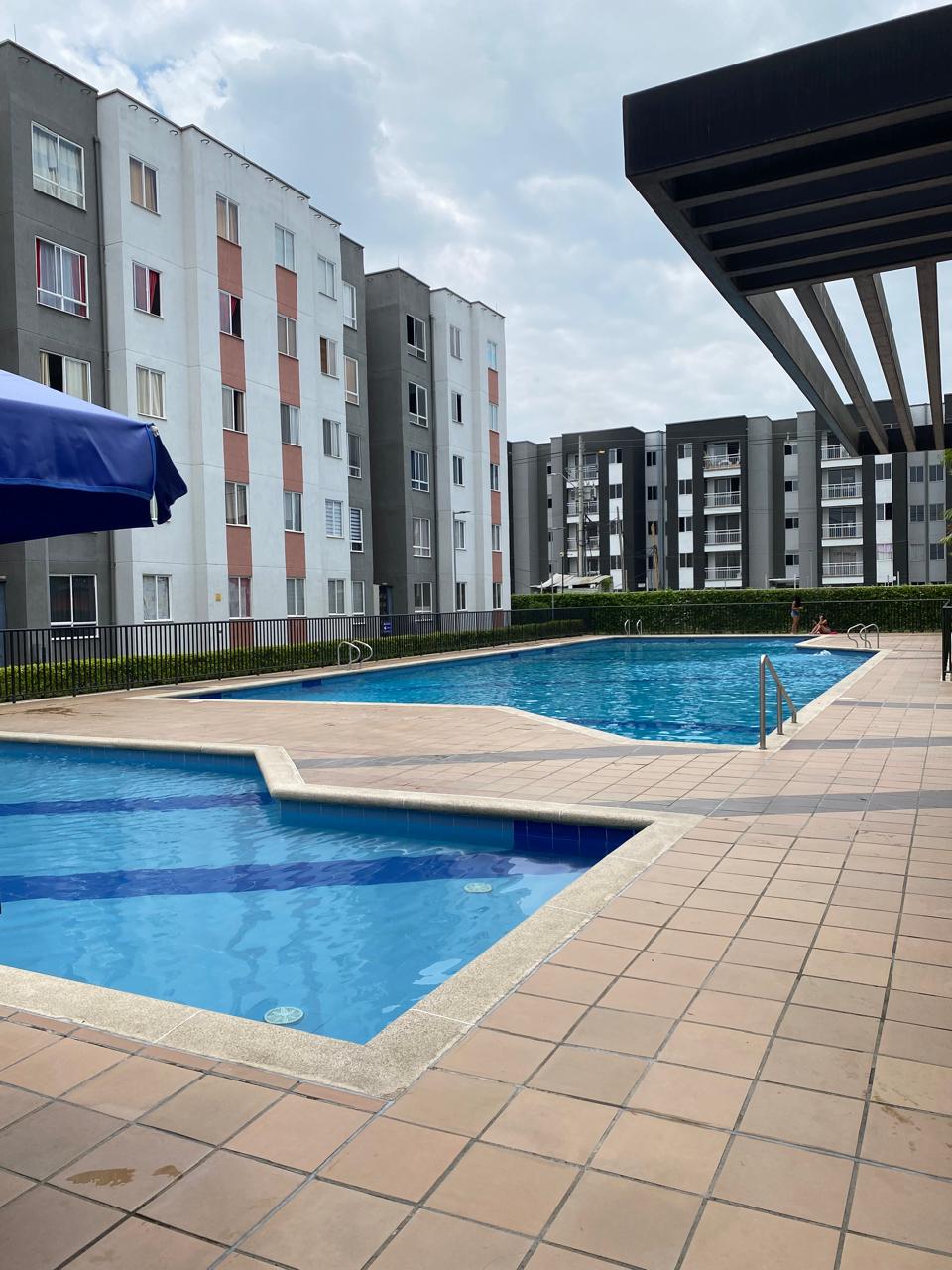 VENDO APARTAMENTO EN CR CEREZOS - CIUDAD DEL VALLE