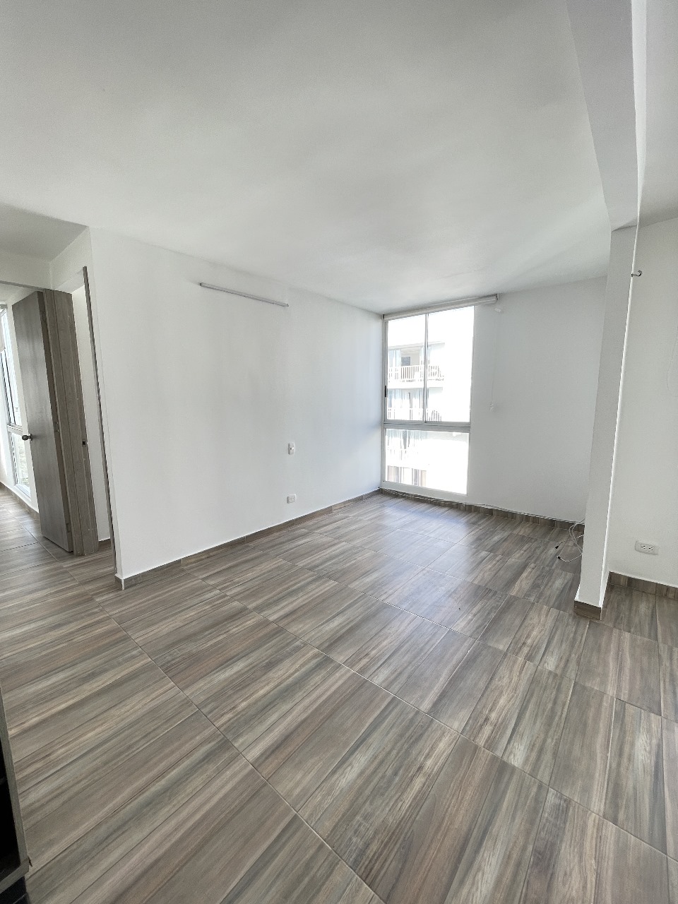 Apartamento en venta en Meléndez, piso 8 con parqueadero y piscina