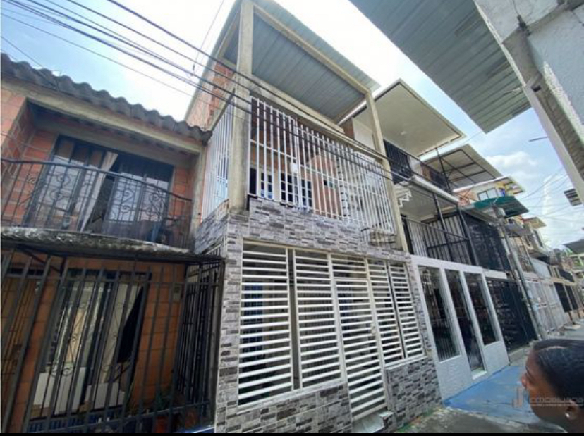 VENDO CASA VALLE GRANDE-CALI