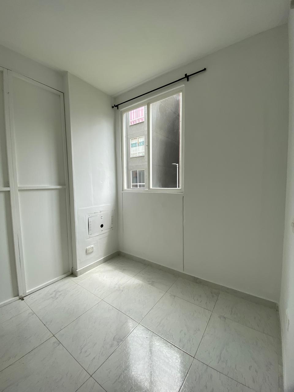 VENDO APARTAMENTO EN CR CEREZOS - CIUDAD DEL VALLE