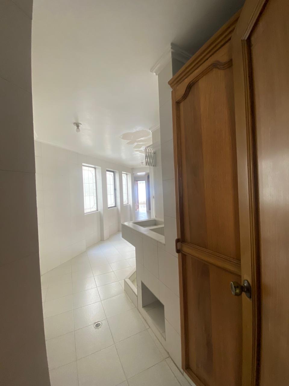 VENDO APARTAMENTO EN EDIFICIO EL NARANJO