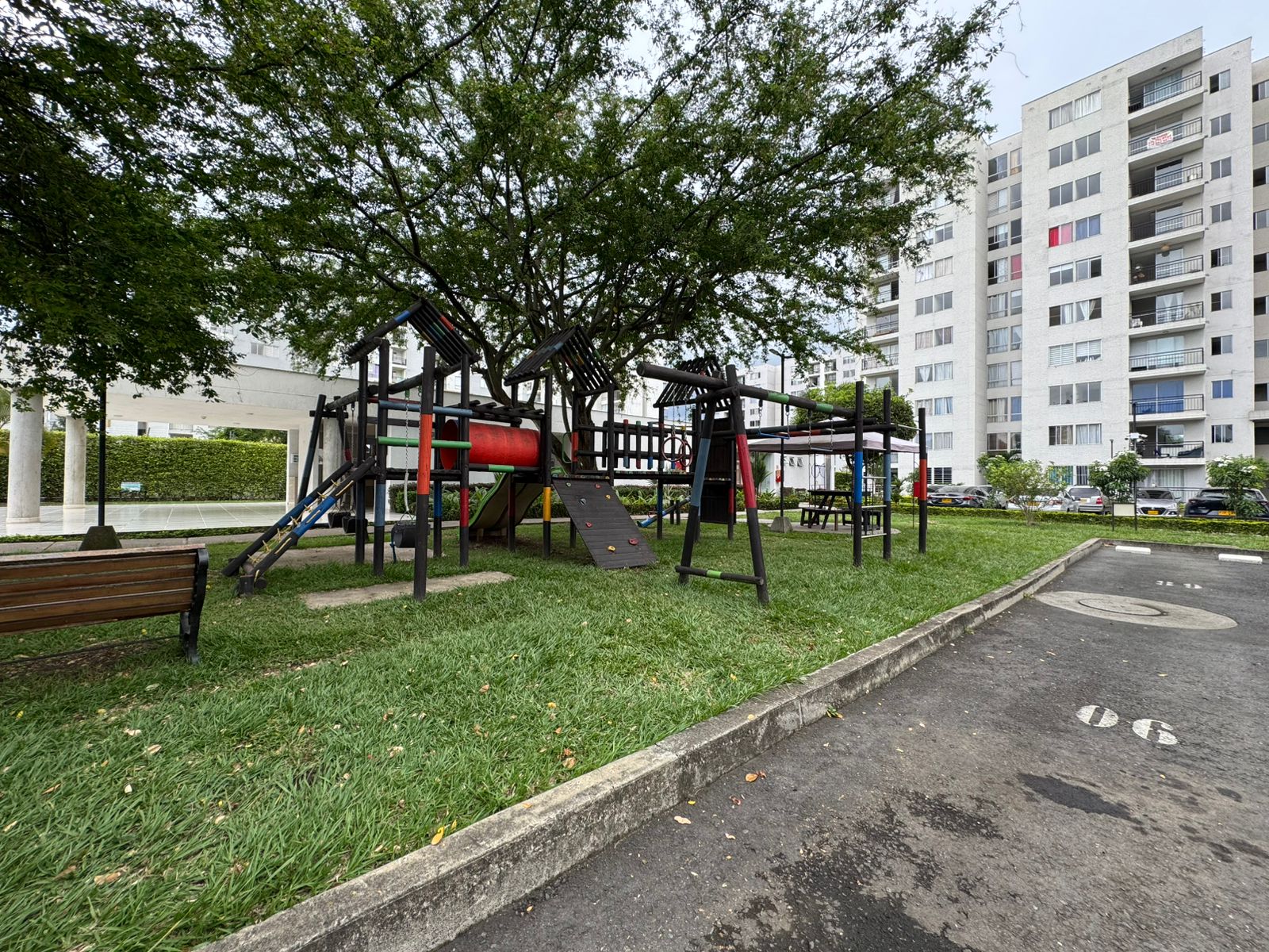 VENDO APARTAMENTO EN CR LANTANA - KACHIPAY