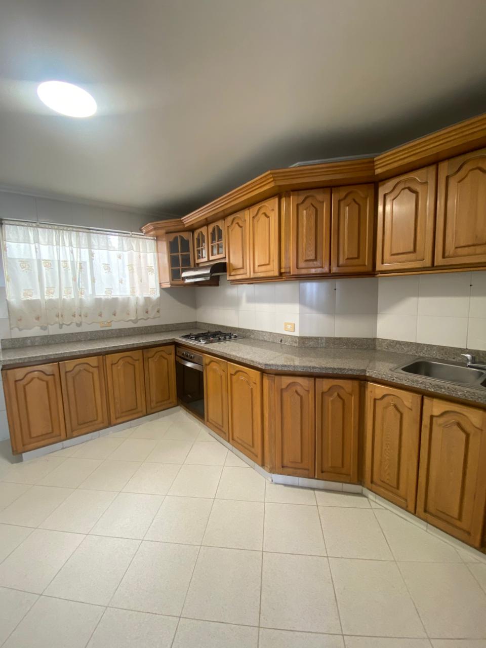 VENDO APARTAMENTO EN EDIFICIO EL NARANJO