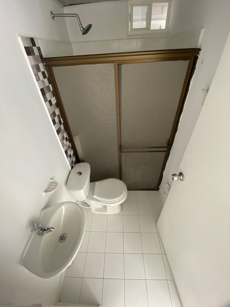 VENDO APARTAMENTO EN CR CEREZOS - CIUDAD DEL VALLE
