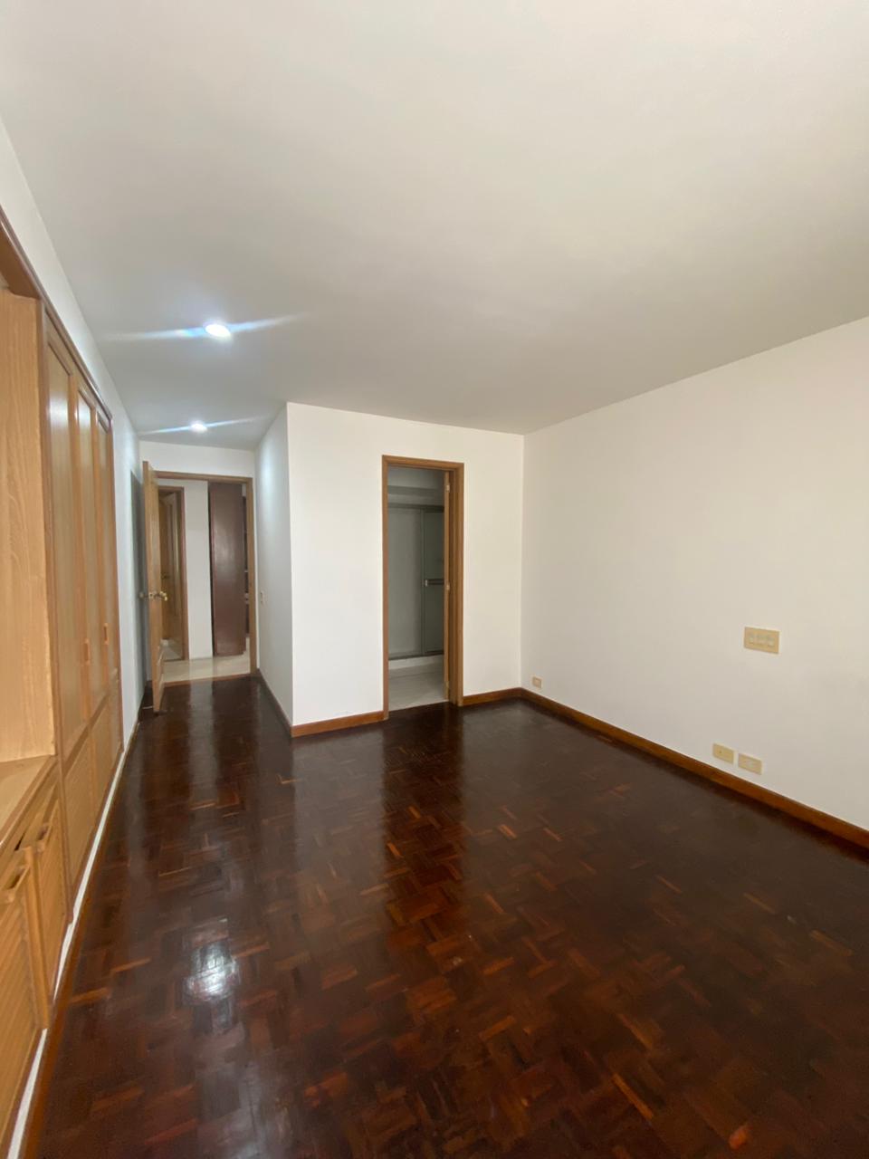 VENDO APARTAMENTO EN EDIFICIO EL NARANJO