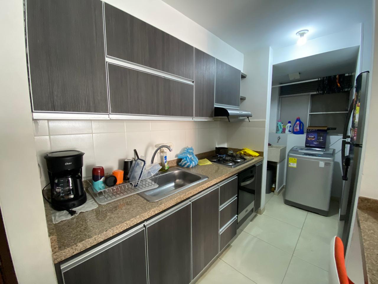 VENDO APARTAMENTO EN CR PARQUES DE LA BOCHA