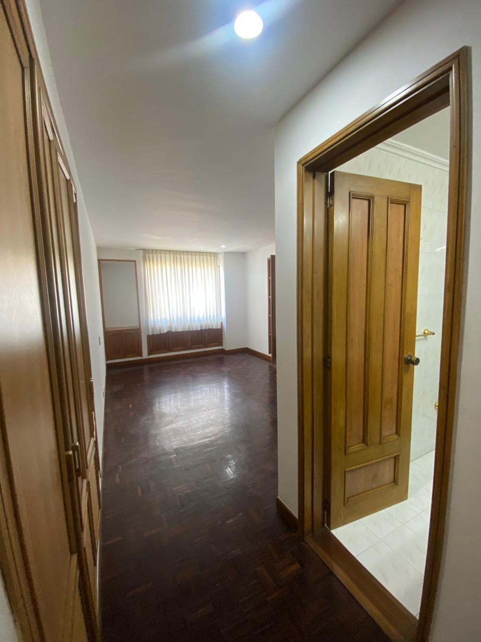 VENDO APARTAMENTO EN EDIFICIO EL NARANJO