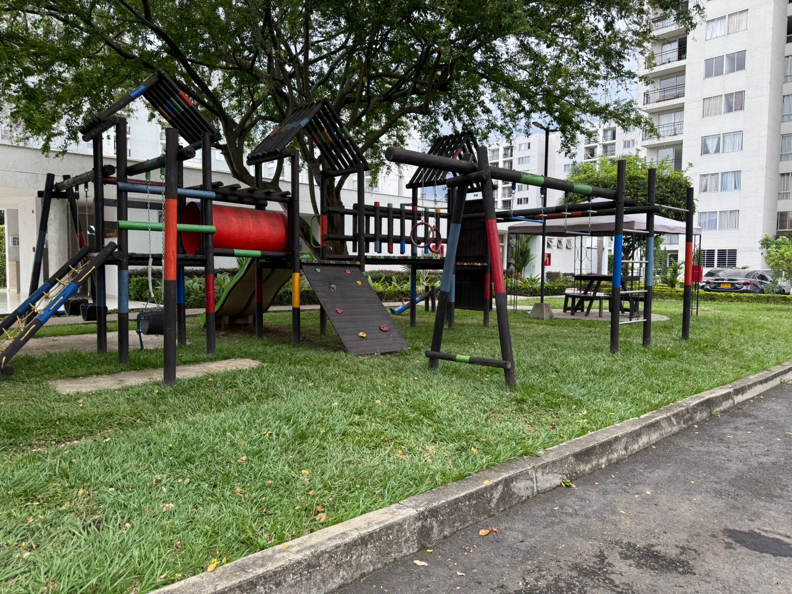 VENDO APARTAMENTO EN CR LANTANA - KACHIPAY