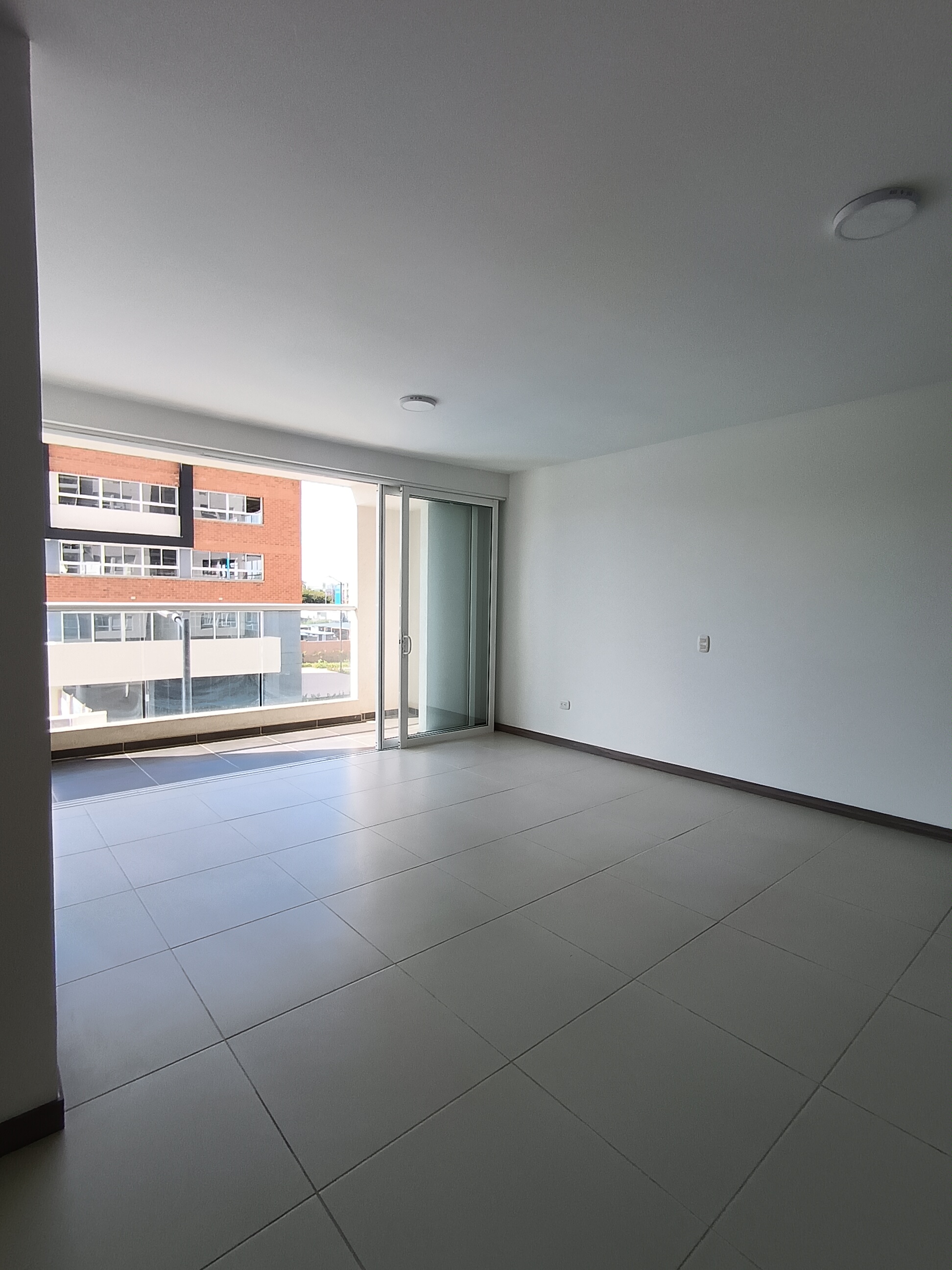 VENDO  APARTAMENTO EN EL CR BAIKAL
