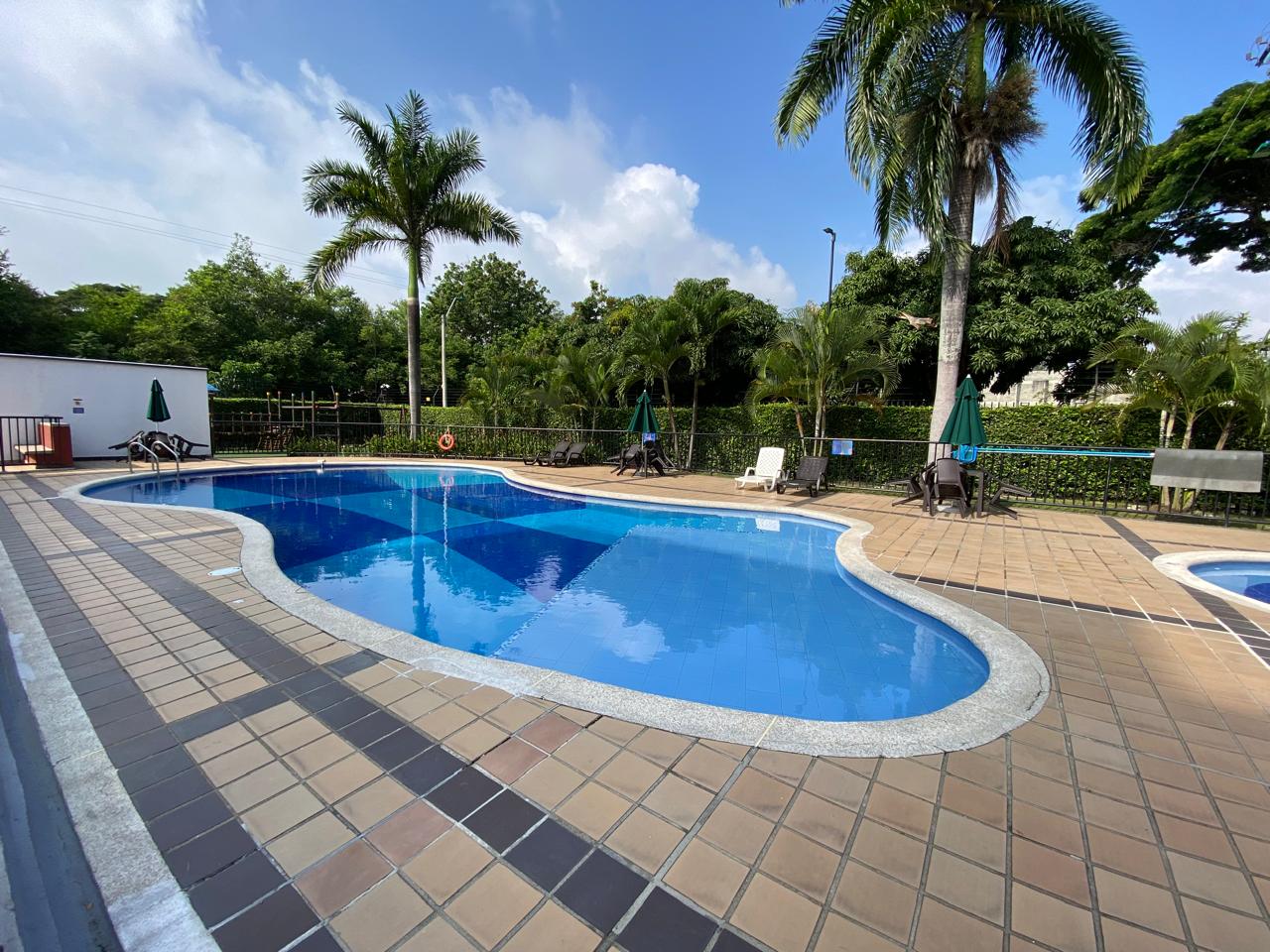 VENDO APARTAMENTO EN CR PARQUES DE LA BOCHA