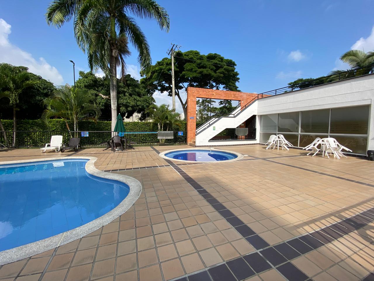 VENDO APARTAMENTO EN CR PARQUES DE LA BOCHA