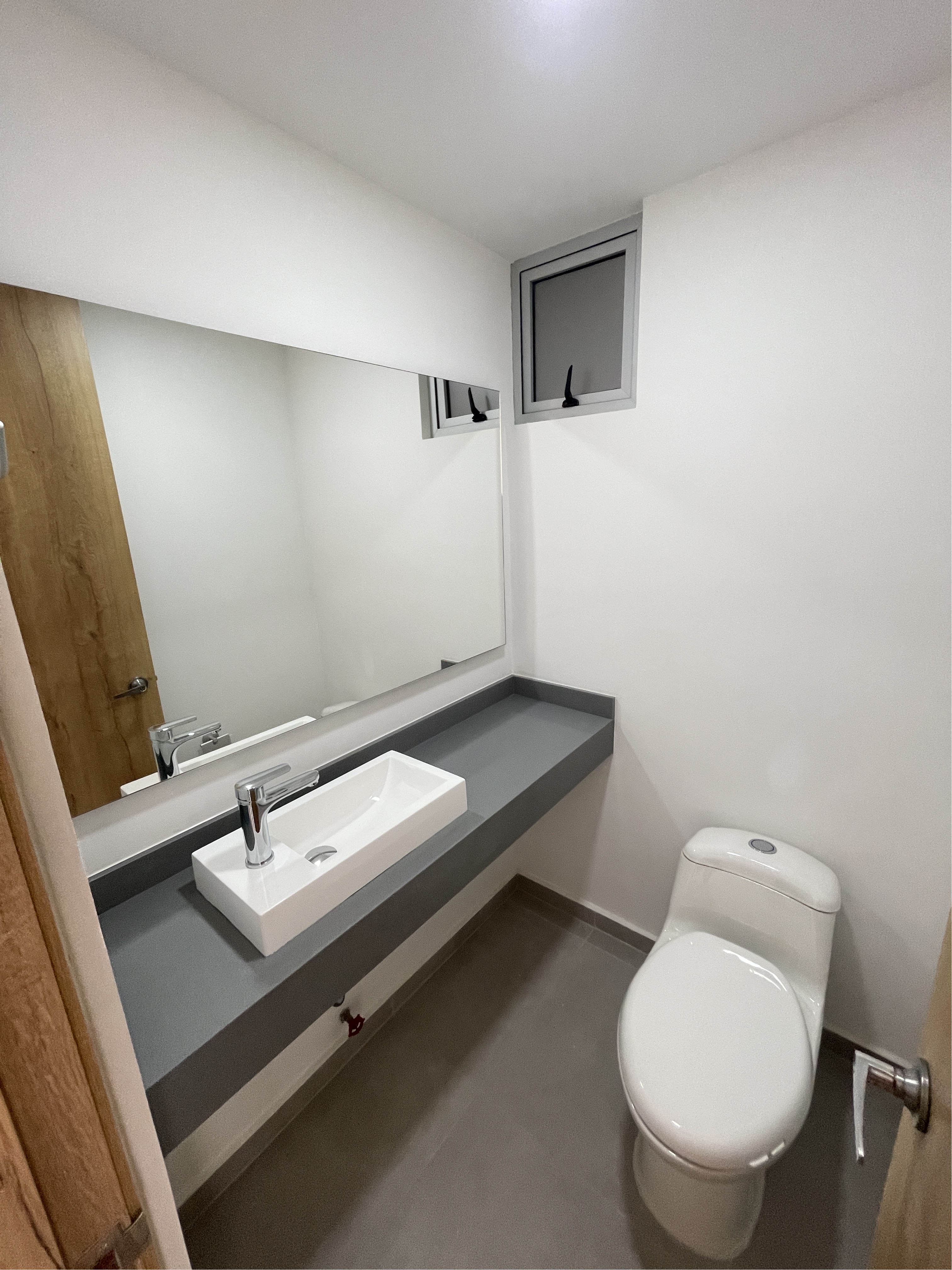 VENDO LUJOSO  APARTAMENTO EN COLINAS DE MAMEYAL