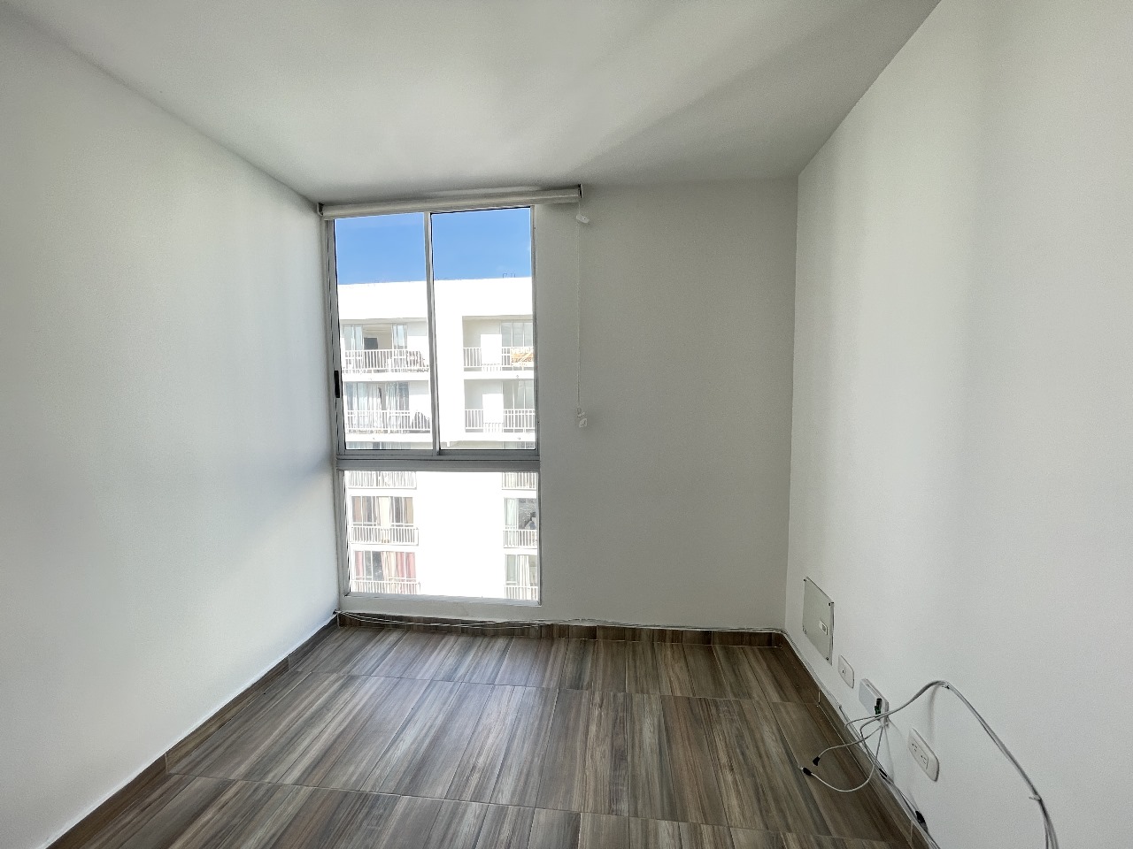 Apartamento en venta en Meléndez, piso 8 con parqueadero y piscina
