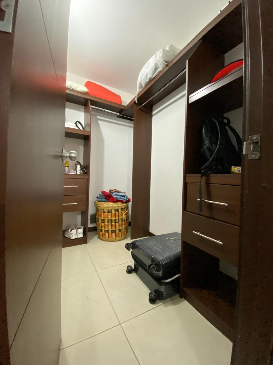 VENDO APARTAMENTO EN CR PARQUES DE LA BOCHA