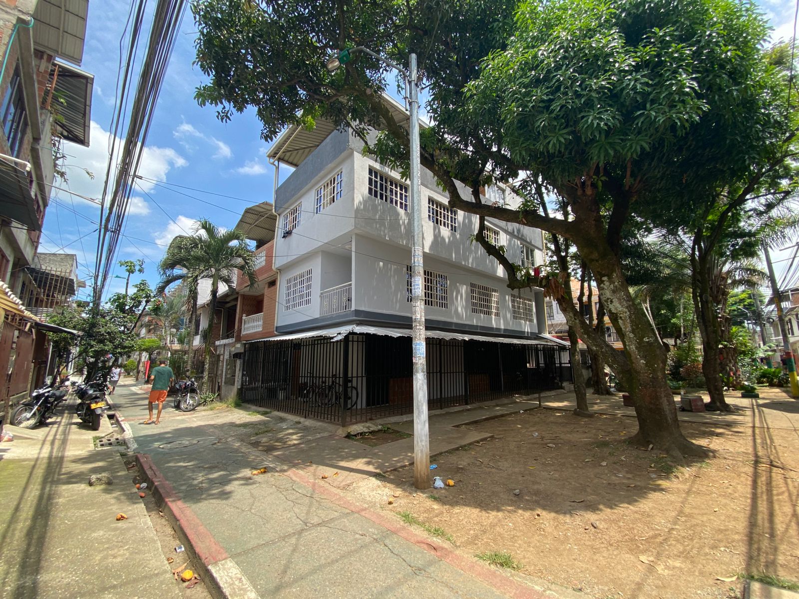 VENDO CASA EN CIUDAD CORDOBA