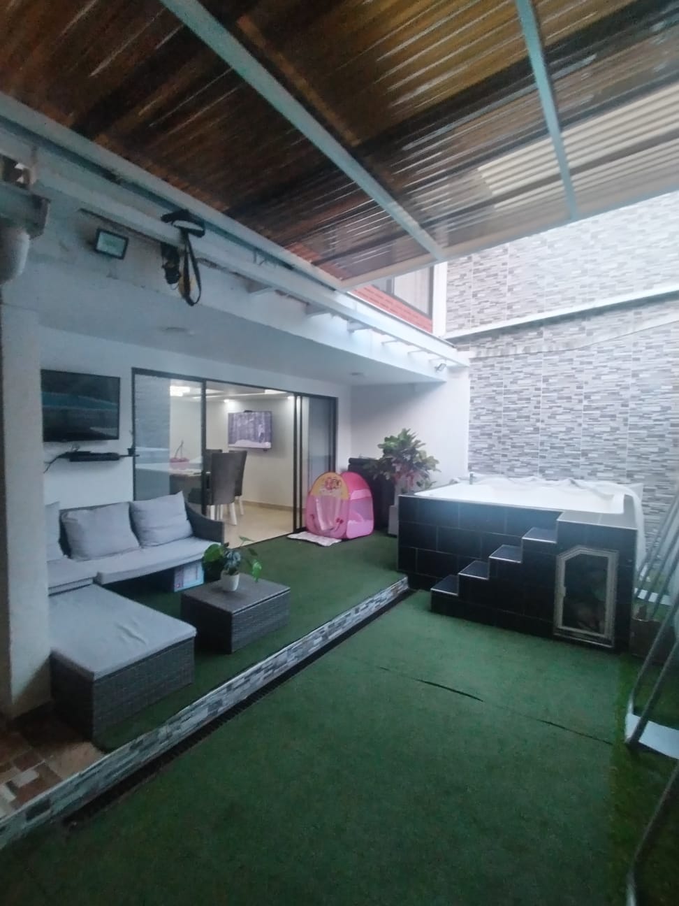 VENDO CASA BARRIO SANTA ANITA -CALI