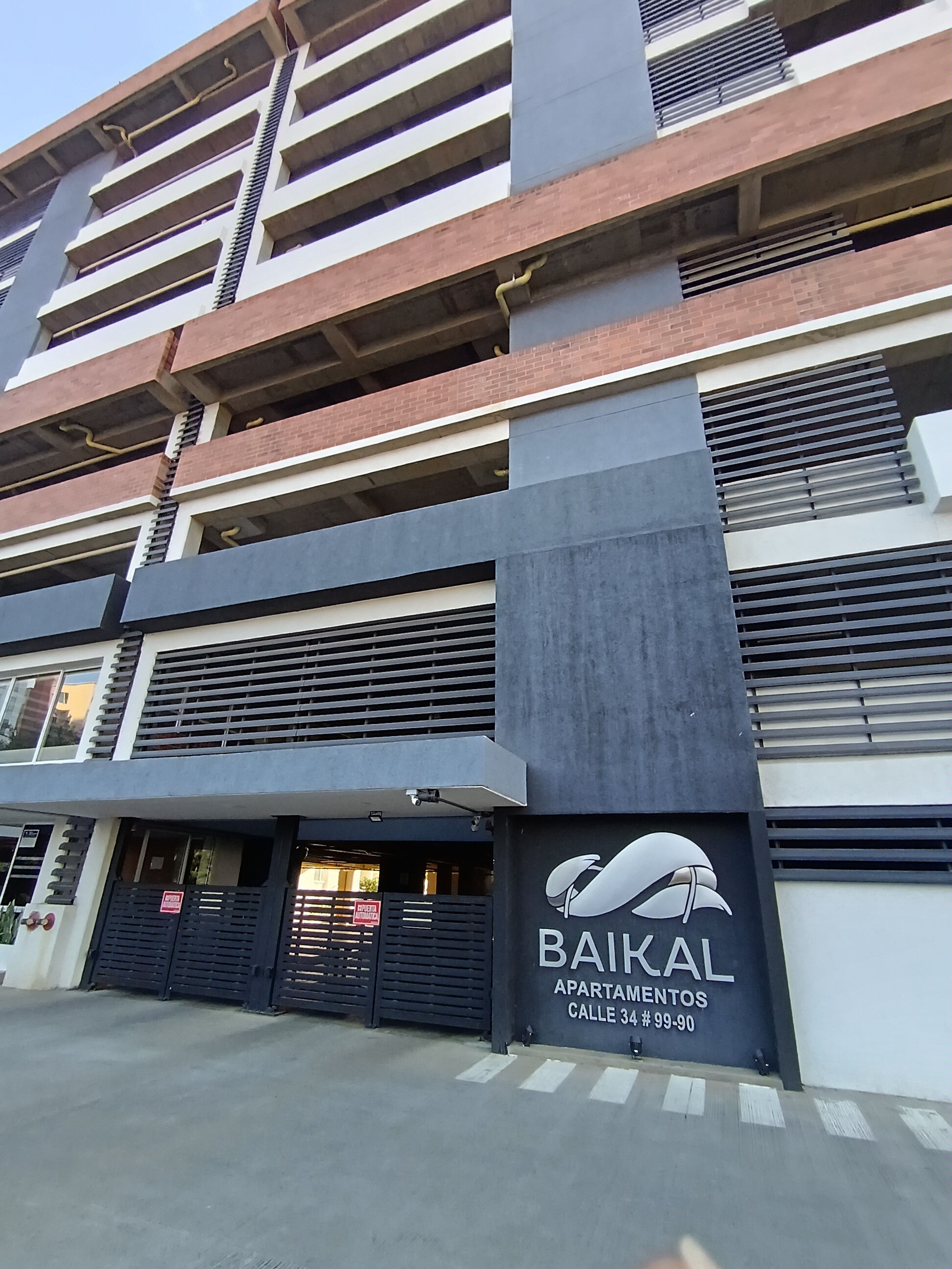 VENDO  APARTAMENTO EN EL CR BAIKAL
