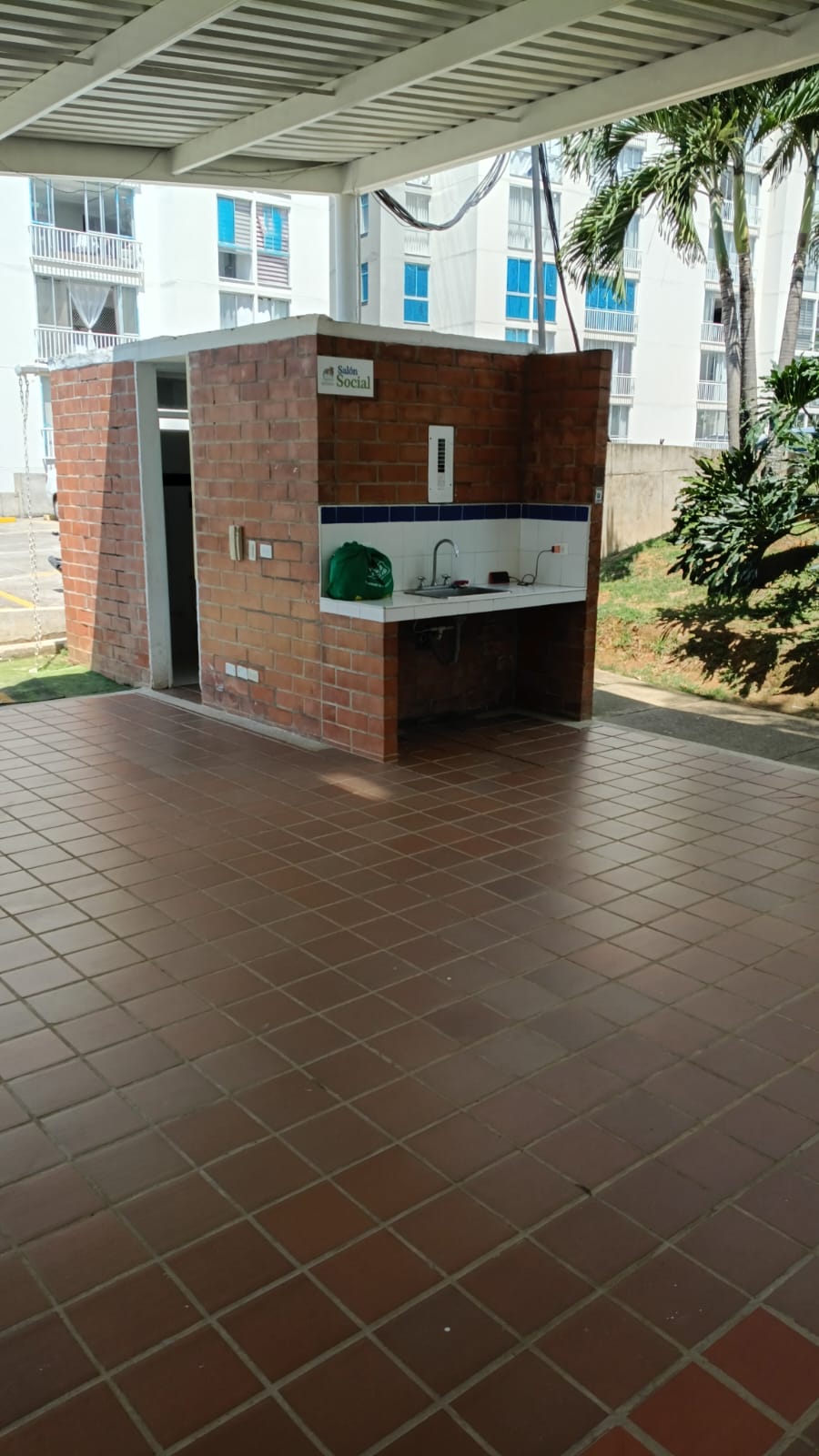 Apartamento en venta en Meléndez, piso 8 con parqueadero y piscina