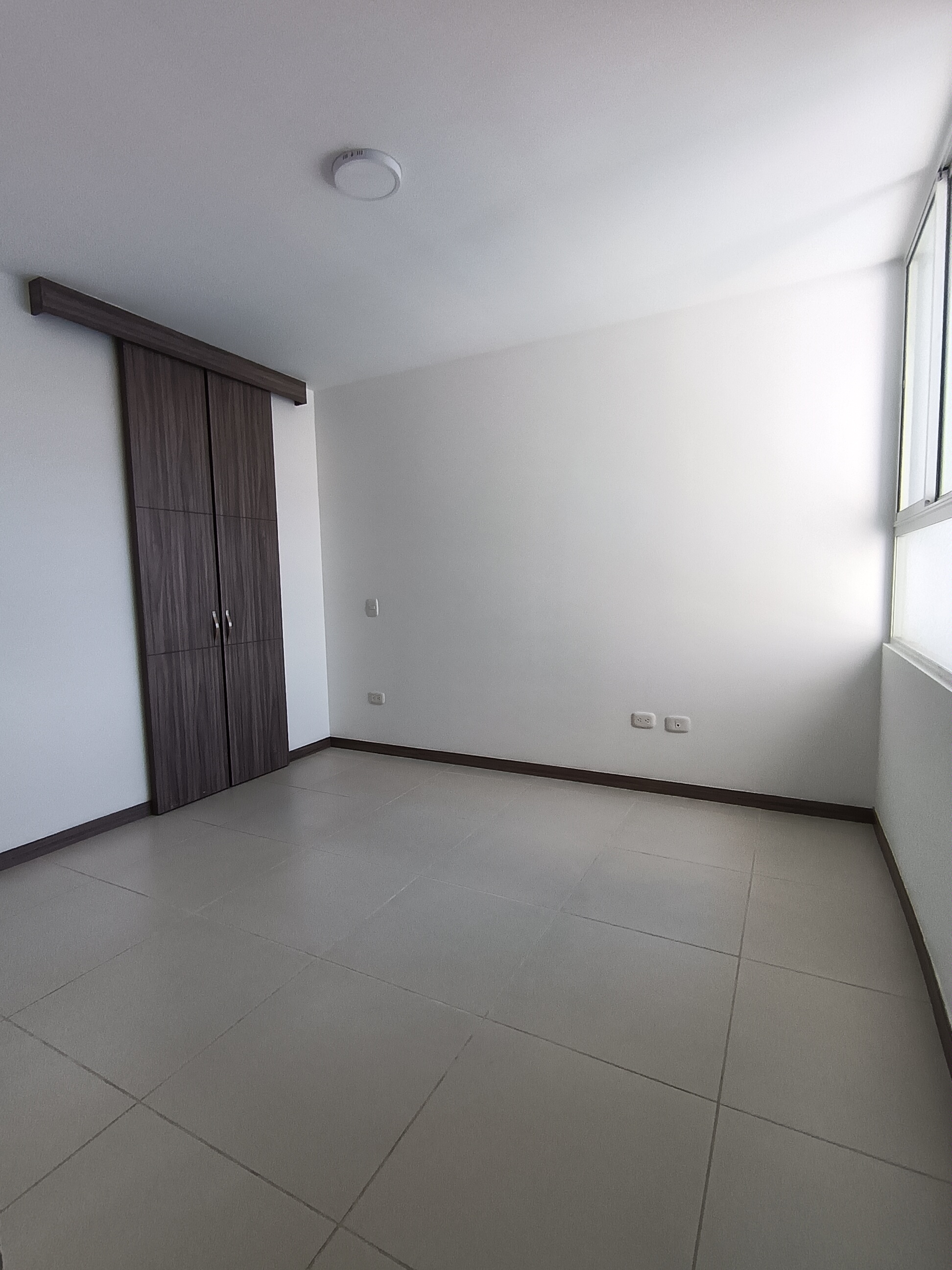 VENDO  APARTAMENTO EN EL CR BAIKAL