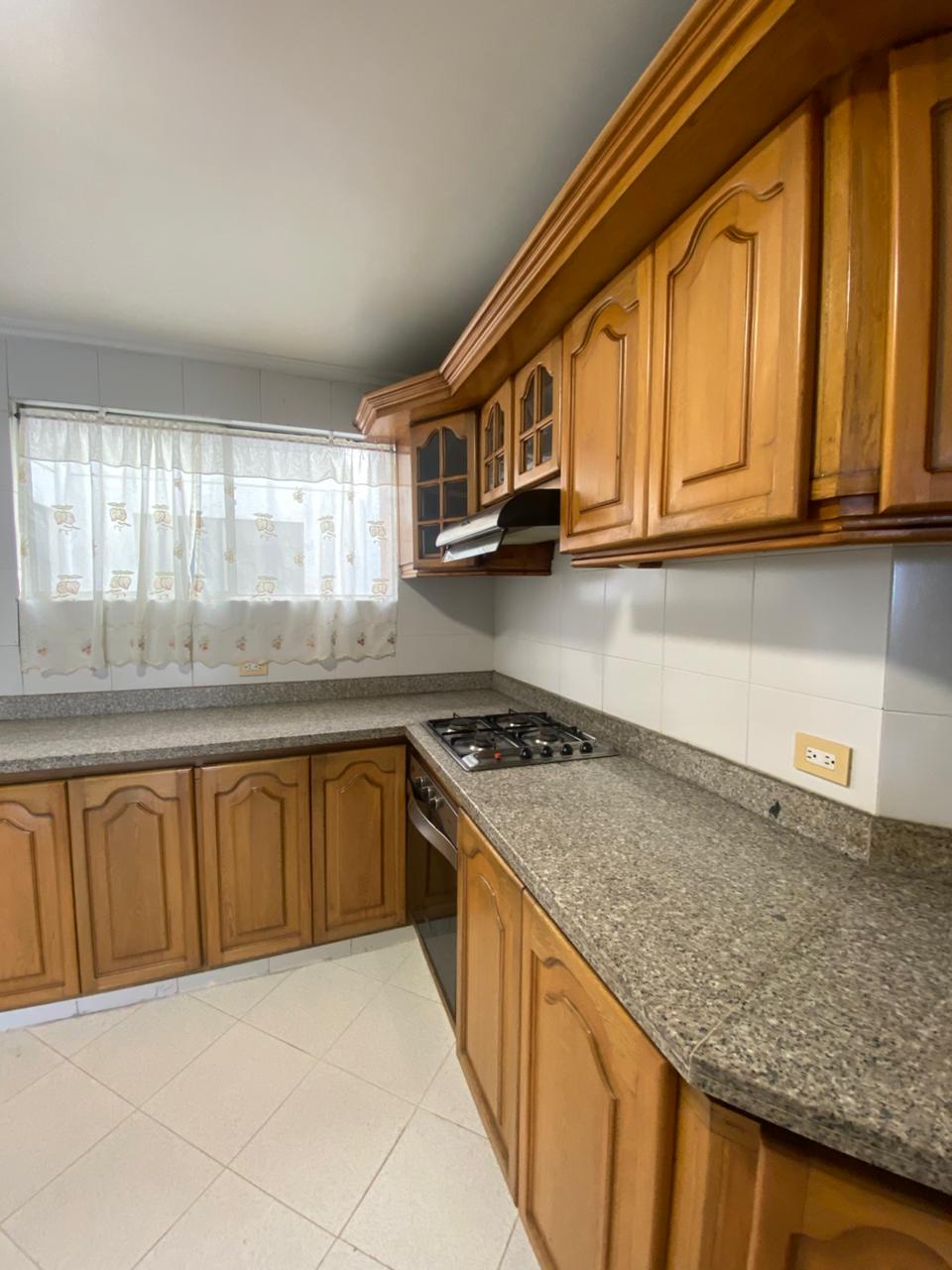 VENDO APARTAMENTO EN EDIFICIO EL NARANJO