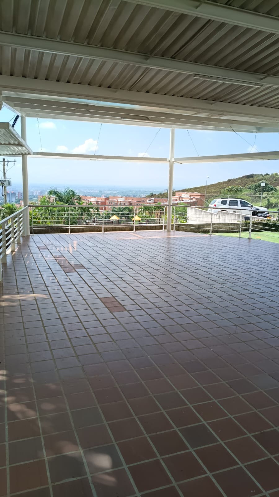 Apartamento en venta en Meléndez, piso 8 con parqueadero y piscina