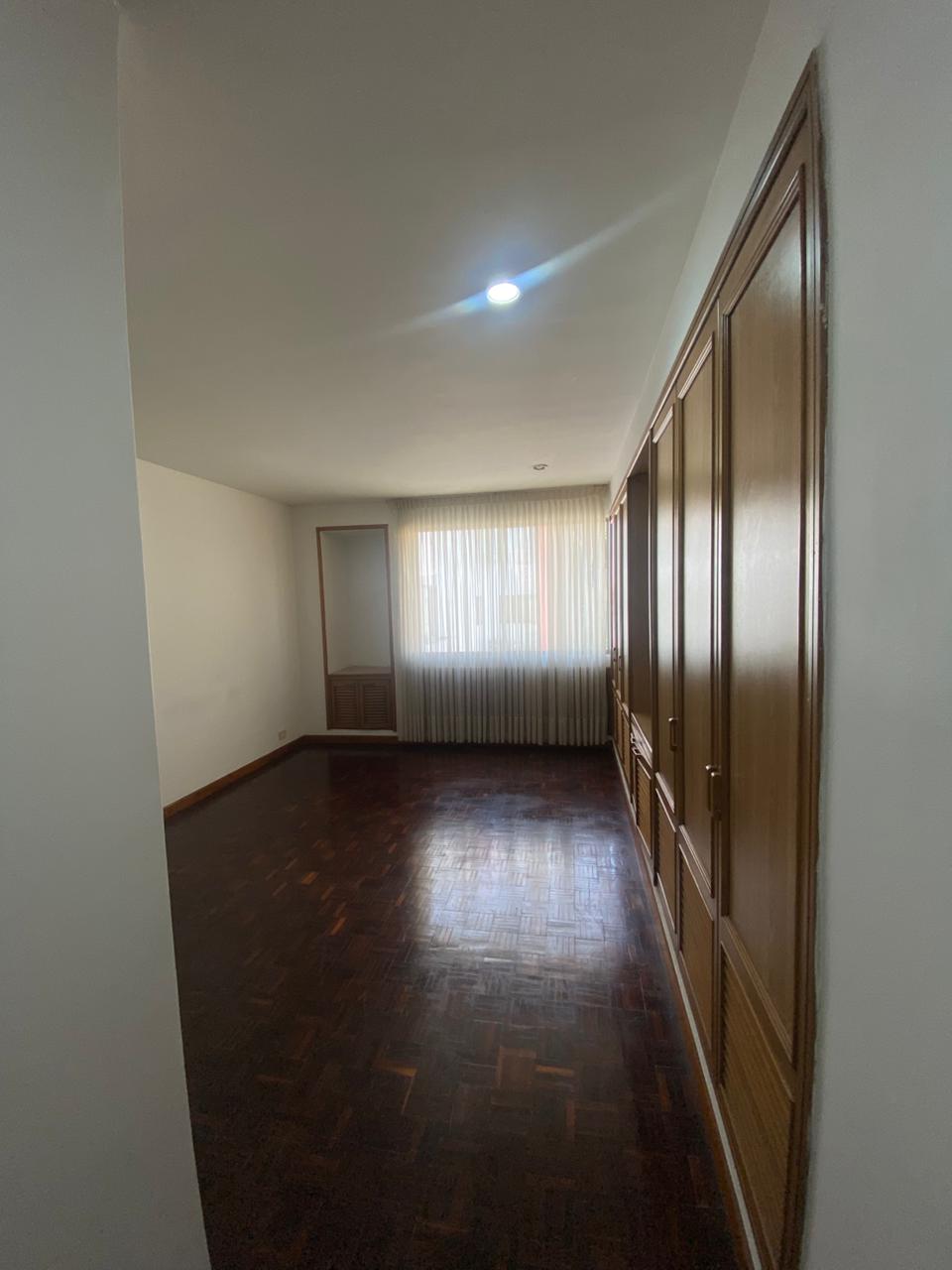 VENDO APARTAMENTO EN EDIFICIO EL NARANJO