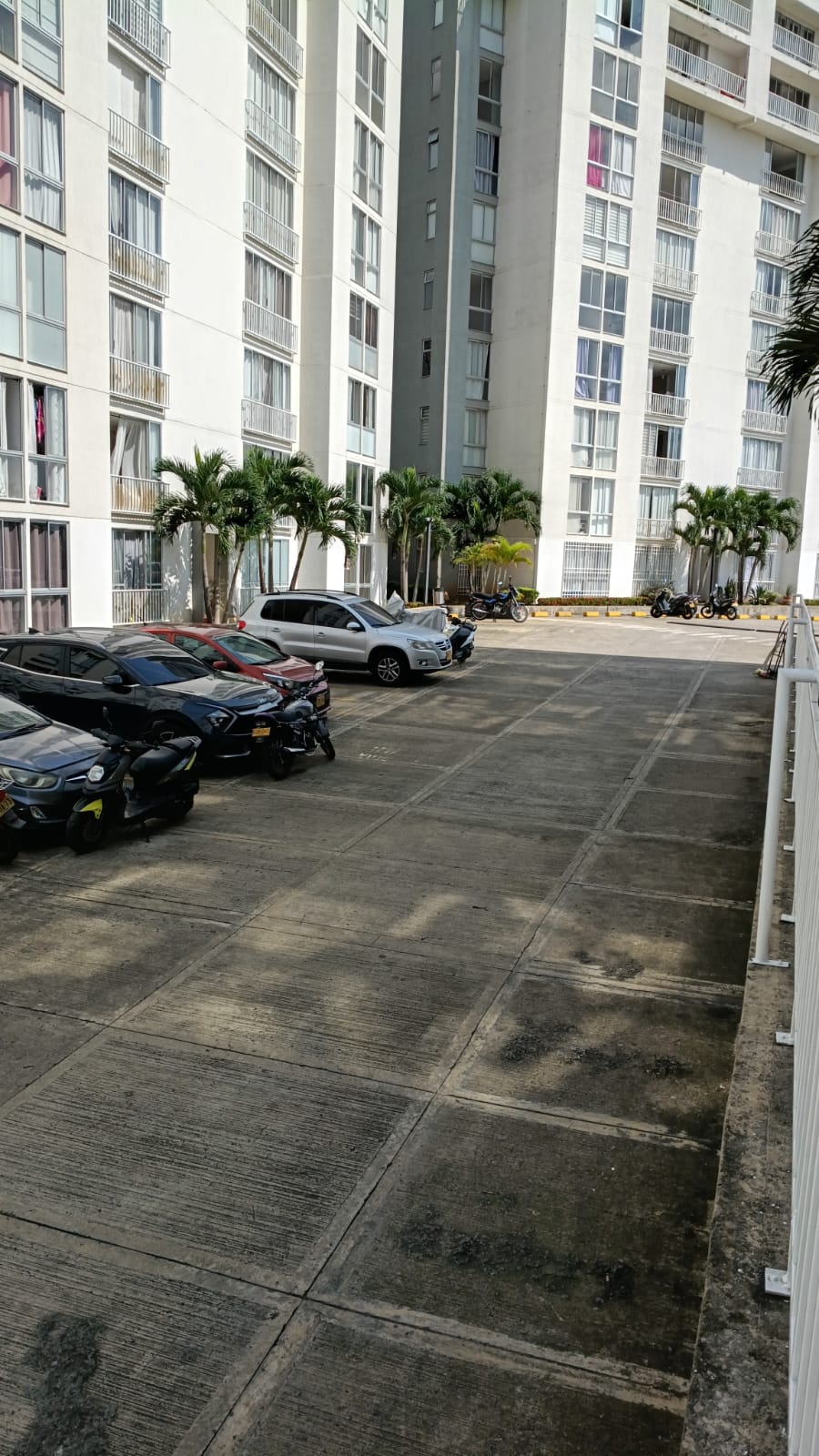 Apartamento en venta en Meléndez, piso 8 con parqueadero y piscina