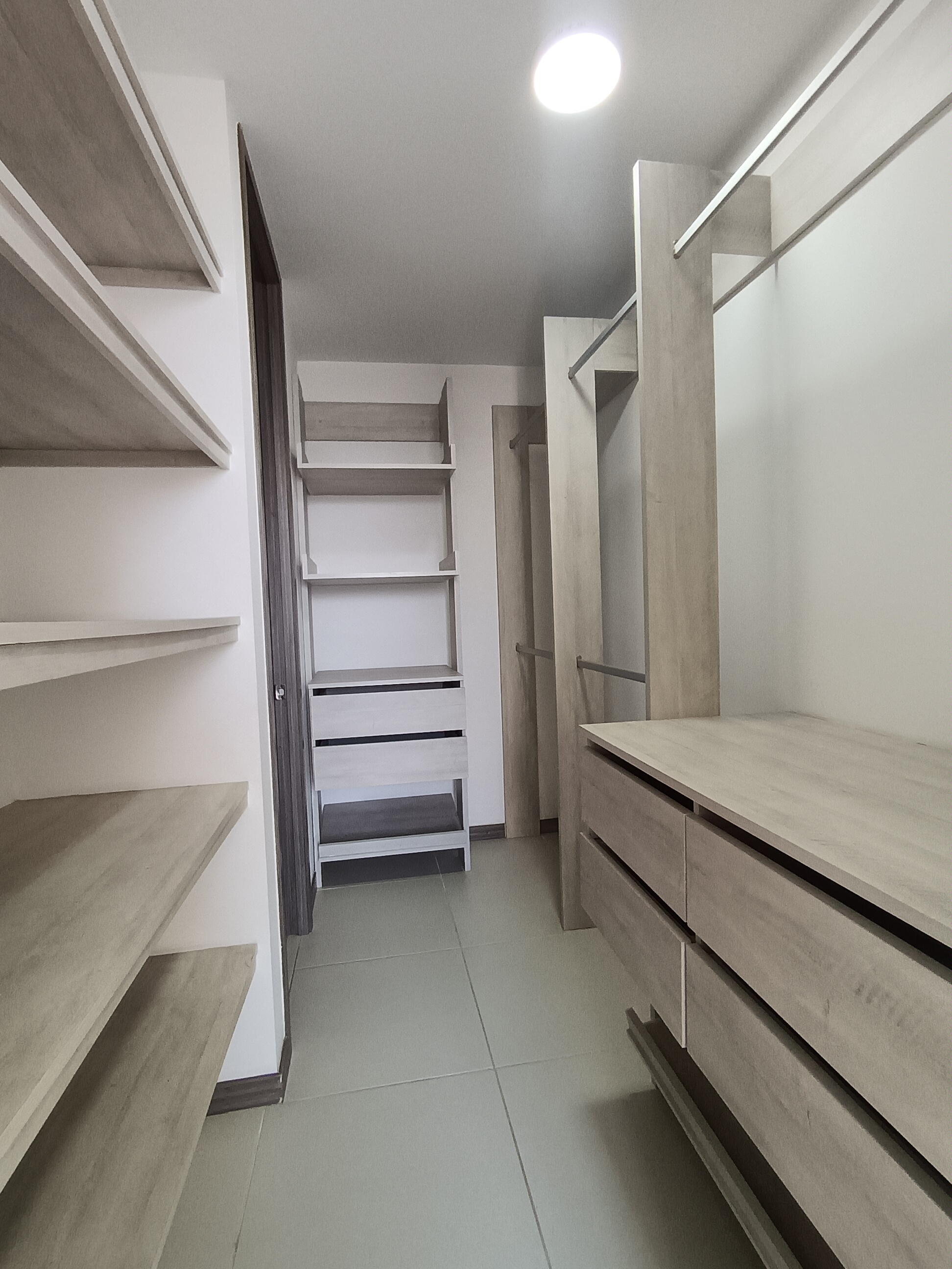VENDO  APARTAMENTO EN EL CR BAIKAL