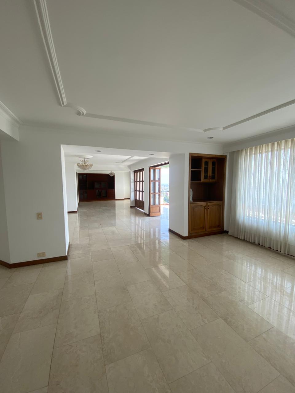 VENDO APARTAMENTO EN EDIFICIO EL NARANJO