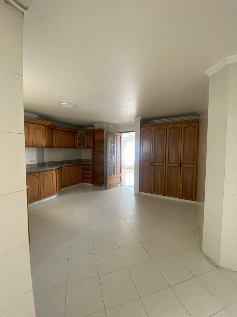 VENDO APARTAMENTO EN EDIFICIO EL NARANJO