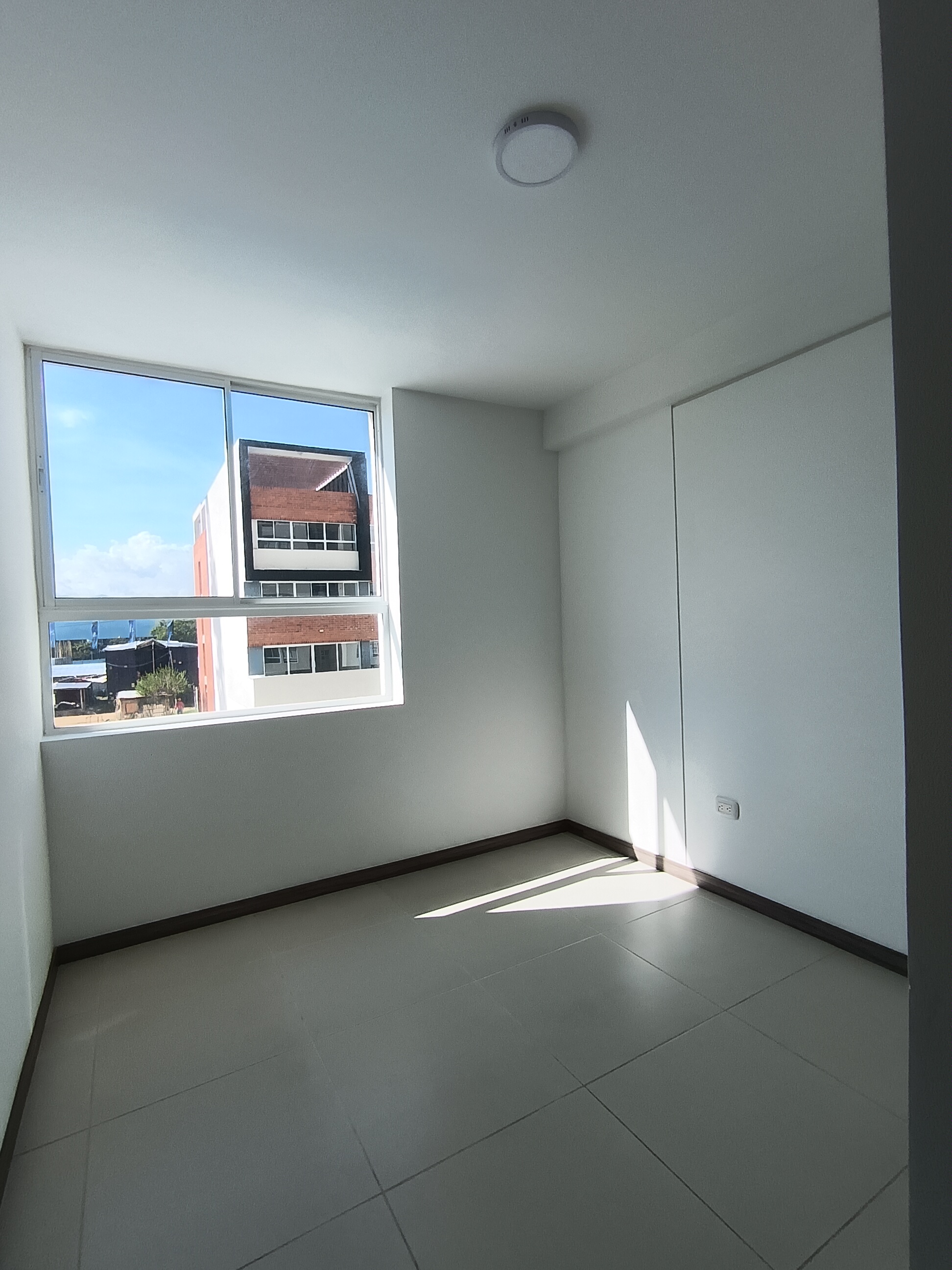 VENDO  APARTAMENTO EN EL CR BAIKAL