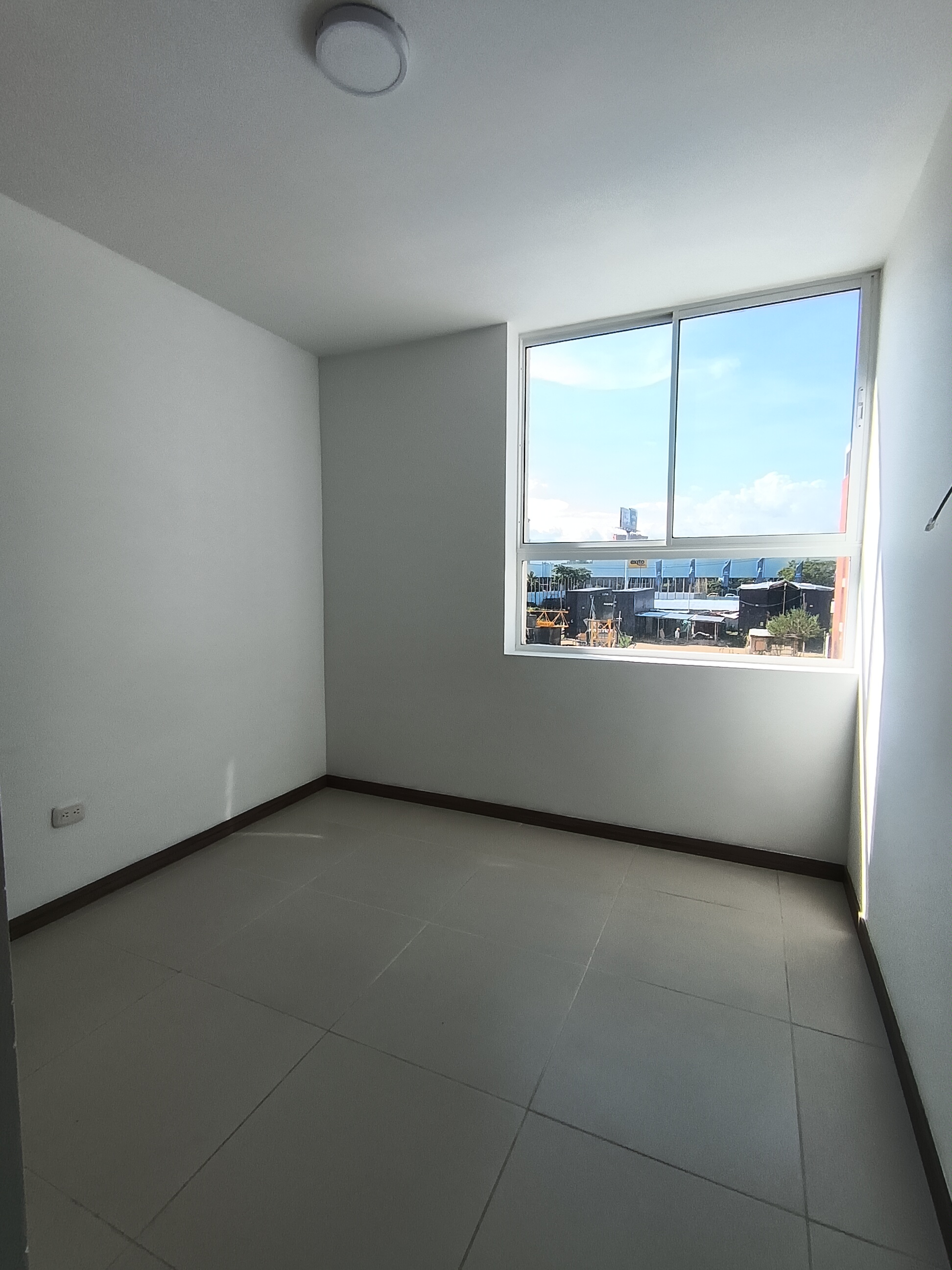 VENDO  APARTAMENTO EN EL CR BAIKAL