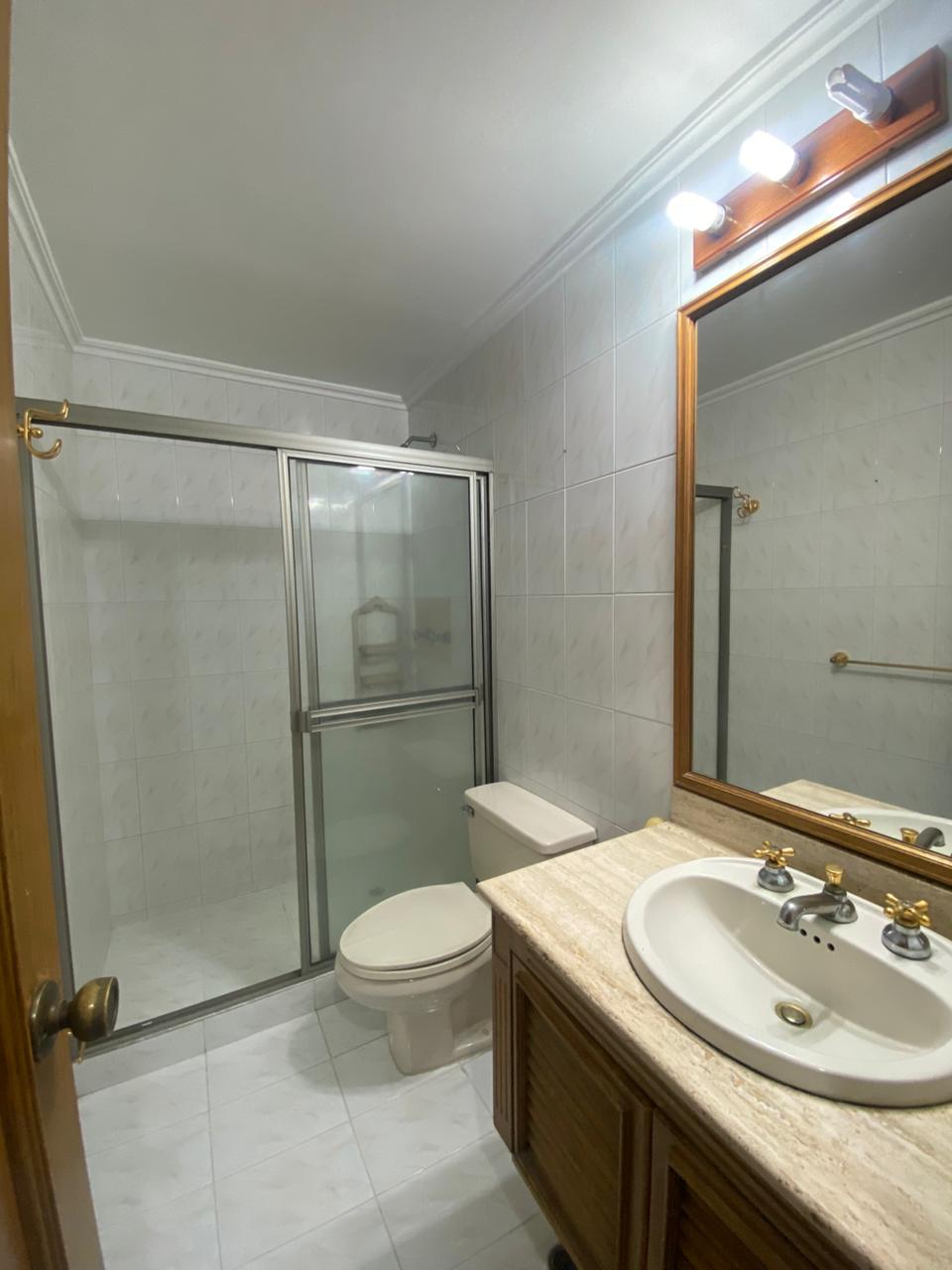 VENDO APARTAMENTO EN EDIFICIO EL NARANJO