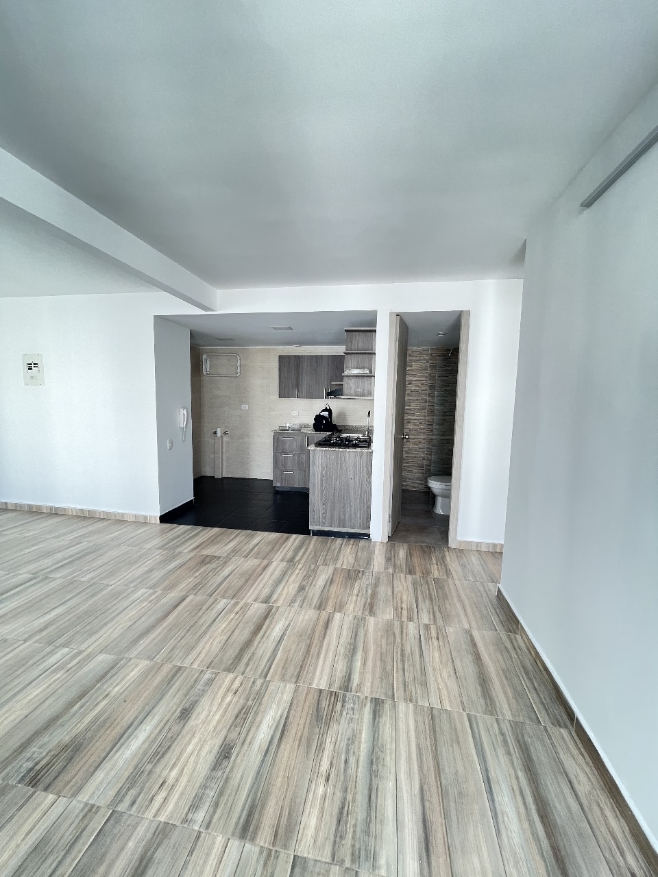 Apartamento en venta en Meléndez, piso 8 con parqueadero y piscina