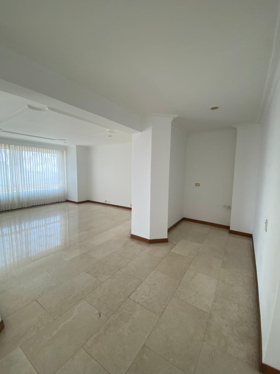 VENDO APARTAMENTO EN EDIFICIO EL NARANJO
