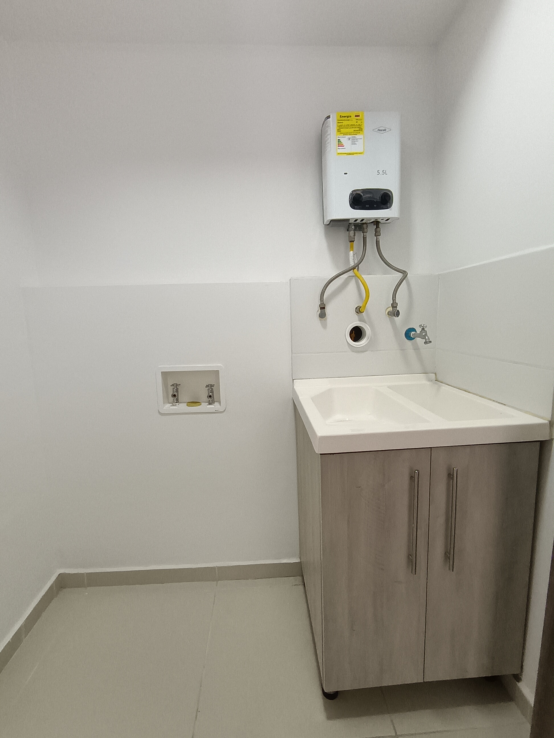 VENDO  APARTAMENTO EN EL CR BAIKAL