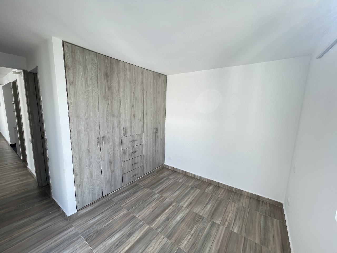 Apartamento en venta en Meléndez, piso 8 con parqueadero y piscina