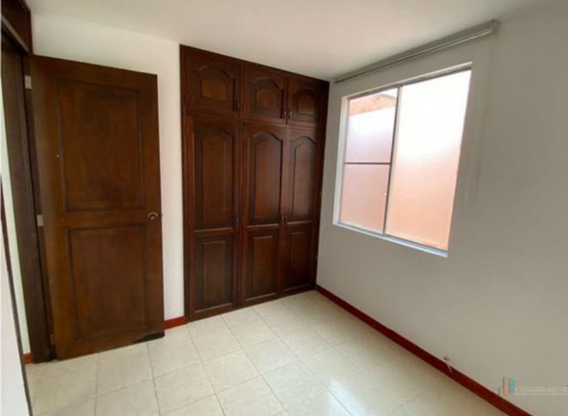 VENDO APARTAMENTO CR CALICANTO