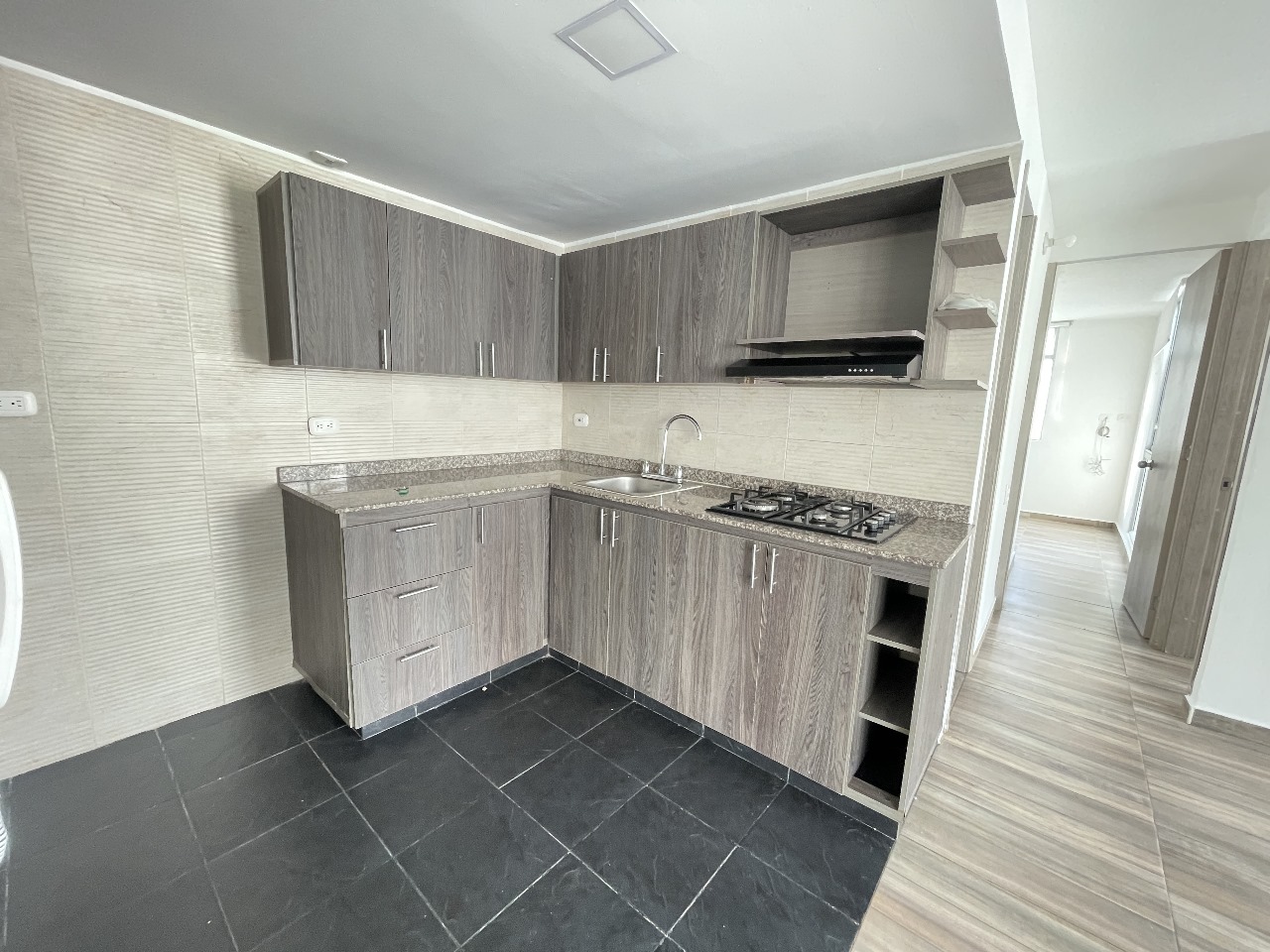 Apartamento en venta en Meléndez, piso 8 con parqueadero y piscina